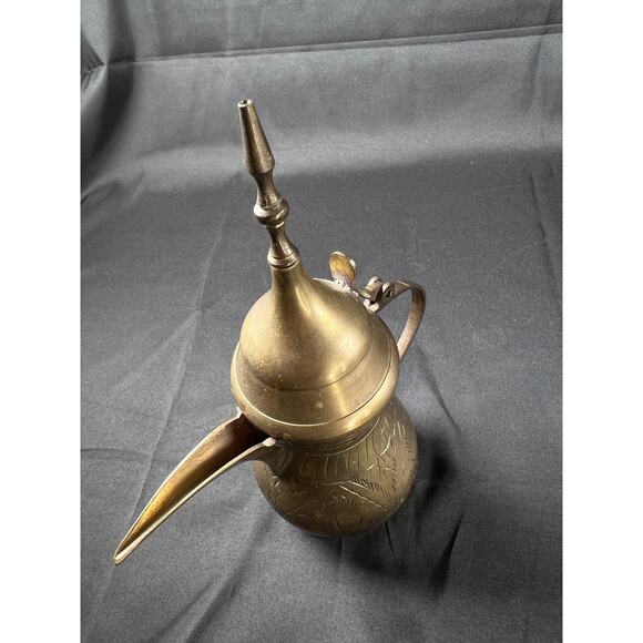 8" ANTIQUE ISLAMIC ORIENTAL BRASS BRONZE JUG PITCHER IBRIK TEAPOT MIDDLE EAST - Picture 6 of 12